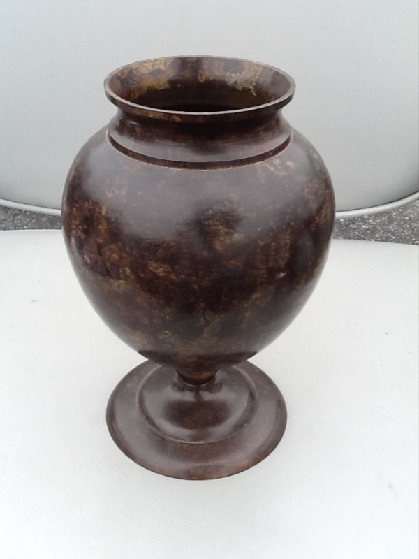 lot 76 image: Nice brass Decore earn