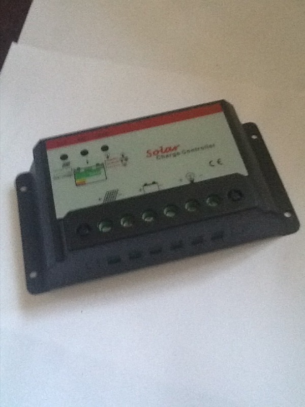 lot 7789 image: New solar panel controller module