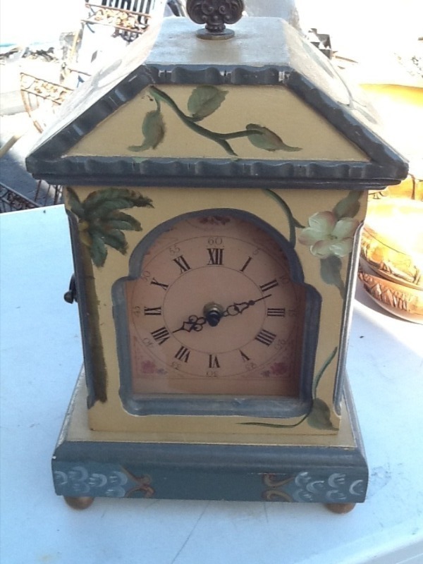 lot 8417 image: Nice the core mantle clock