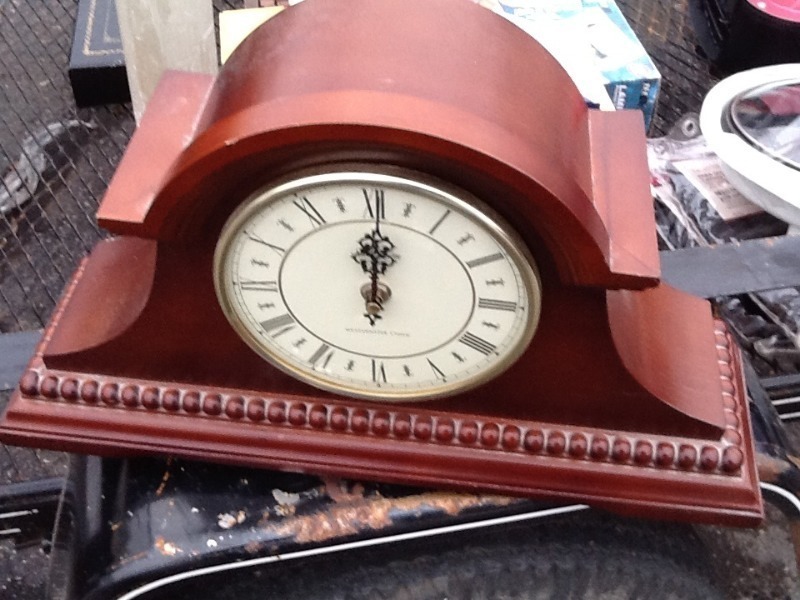 lot 8512 image: Very nice mantle clock with Westminster chime