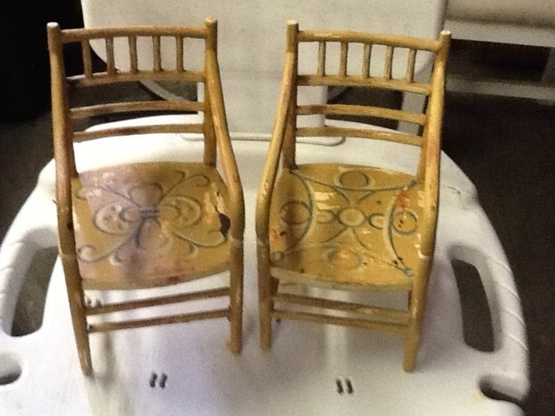 lot 86 image: Two  miniature wooden chairs great  Decore  peace