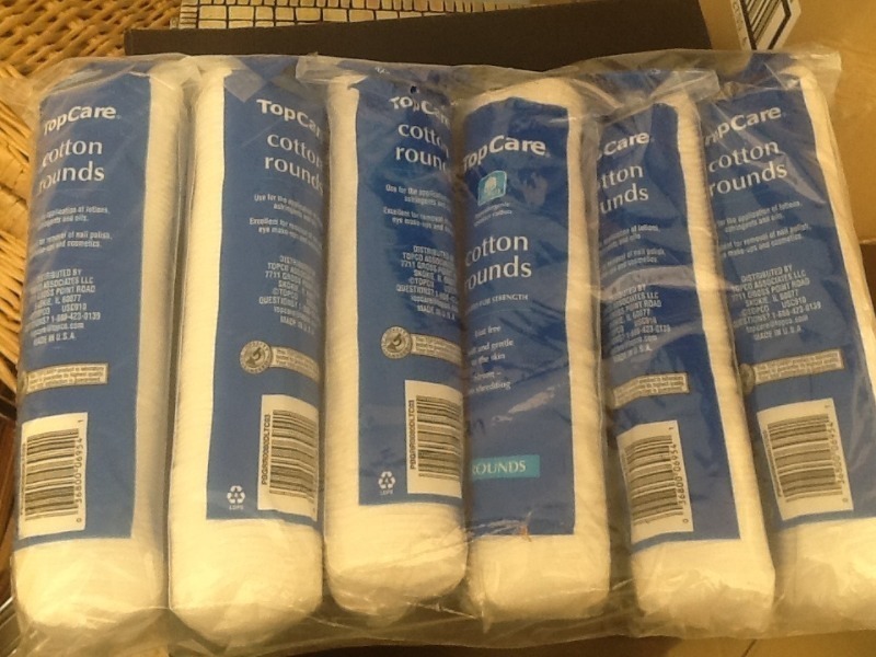 lot 98 image: 12 packs of cotton pads as pictured