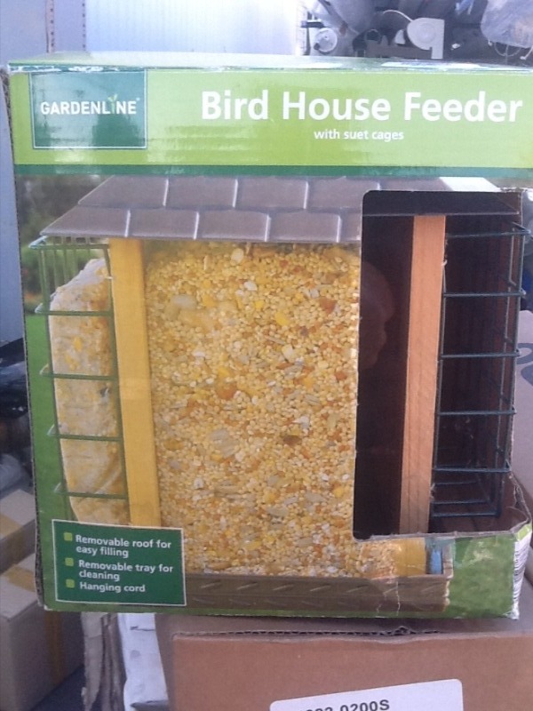 lot 271 image: Birdfeeder