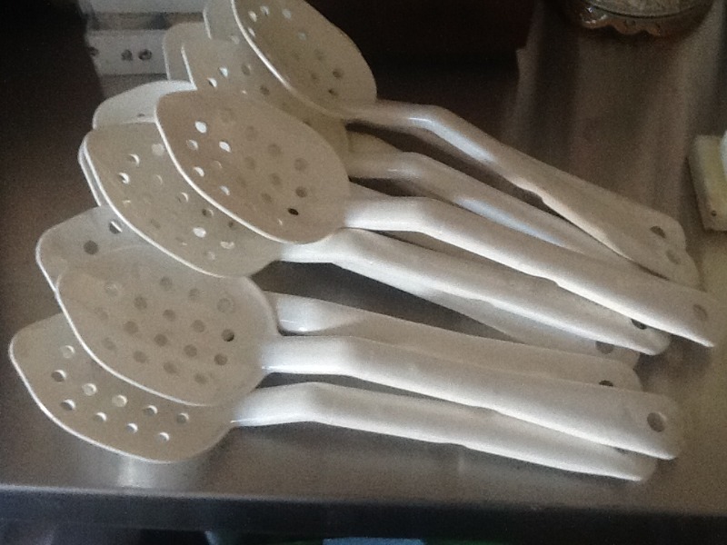 lot 282 image: 12 new Carlisle serving spoons as pictured