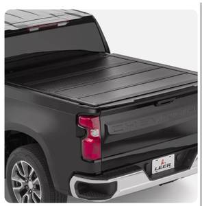 lot 51901 image: Leer 650169 - HF650M Hard Folding Tonneau Cover