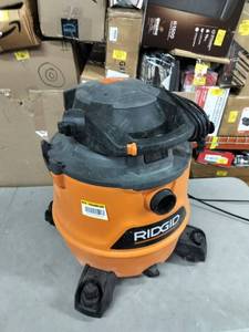 lot 1019 image: Ridgid 16 Gallon Shop Vacuum With A Blower Attachment