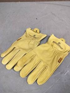 lot 2245 image: Plainsman Premium Cabretta Leather Gloves In Tan