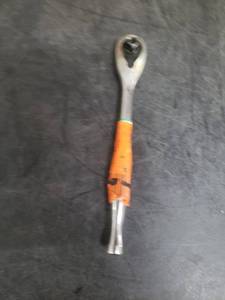 lot 6484 image: Husky 38 in. Full Polish 72 Tooth Ratchet
