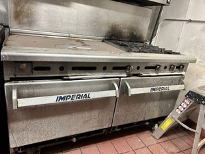 lot 2037008 image: Imperial 72in�� Gas 4 burner with Griddle and 2 Ovens