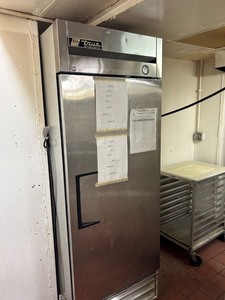 lot 2037011 image: True Refrigerator T-19-HC 27 One Section Reach In Refrigerator, (1) Right Hinge Solid Door, 115v