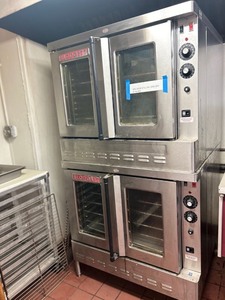 lot 2037012 image: Blodgett Zephaire Gas Full Size Bakery Depth Double Stack