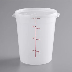 lot 2037107 image: Choice 8 Qt. Translucent Round Polypropylene Food Storage Container