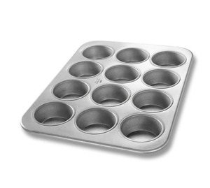 lot 2037213 image: Chicago Metallic Jumbo MuffinCupcake 15 x 11 inches Pan - 12 Cups USED
