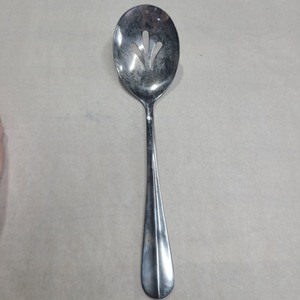 lot 2037306 image: Commercial Kitchen 9in Stainless Steel Serving Spoon with Slits