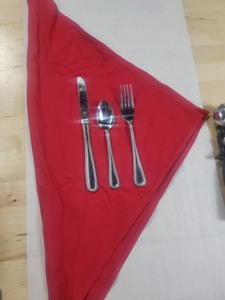 lot 2037393 image: Hotel Quality Banquet Silverware Set (4 Forks, 4 Spoons, 4 Knives, 4 Napkins)
