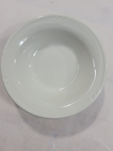 lot 3626013 image: Oneida Foodservice Dinner Bowl 5in Cream White