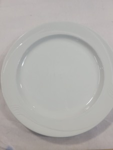 lot 3626035 image: Oneida Foodservice Narrow Dinner Plate 11in Set of 4