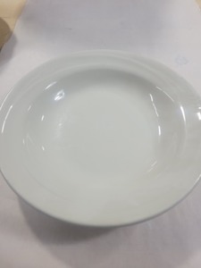 lot 3626048 image: Oneida Foodservice Narrow Dinner Salad Bowl 9in Cream White