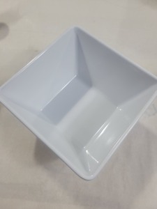 lot 3626071 image: Square Dinner Bowls Set of 2, 5in x 5in-White