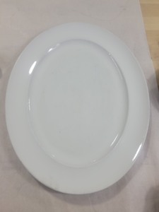 lot 3626093 image: Sant Andrea Maxadura Long White Dinner Plate 14in x 11in