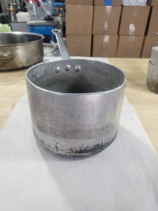 lot 3626126 image: Commercial Kitchen Stainless Steel Sauce Pan 4 Q 8in