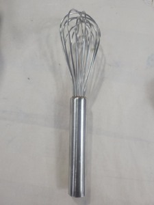 lot 3626142 image: Commercial Kitchen 10 Stainless Steel Balloon Whisk