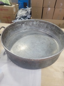 lot 3626160 image: Commercial Kitchen Stainless Steel Sauce Pot 5.5in Deep 68in Around