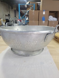lot 3626174 image: Commercial Kitchen Stainless Steel Strainer 17in Across 5in Deep