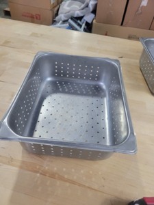 lot 3626199 image: Commerical Kitchen Stainless Steel Strainer 11x13in 4in Deep