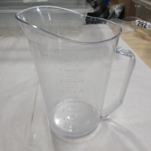 lot 3626293 image: Commercial Kitchen 2Qt Clear Plastic Measuring Pitcher