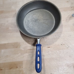 lot 3626301 image: Commercial Kitchen Stainless Steel 12.5in Frying Pan with Rubber Handle