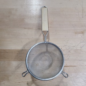 lot 3626314 image: Commercial Kitchen Stainless Steel Sieve with Wooden Handle