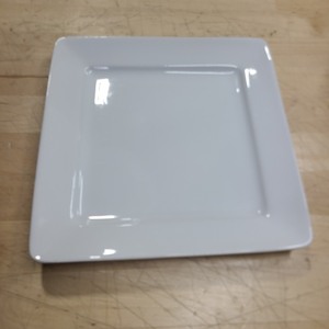 lot 3626363 image: Commercial Kitchen 9in Square Ceramic Dinner Plate