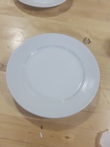 lot 3626409 image: Foodservice Narrow Dinner Plate 8in