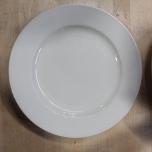 lot 3626477 image: Commercial Kitchen 11.5in Ceramic Dinner Plate