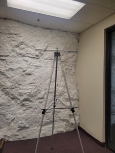 lot 3625011 image: LIGHTWEIGHT ALUMINUM FLIP-CHART PRESENTATION EASEL, SILVER 6ft