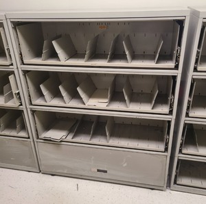 lot 3625015 image: Buiness Style Filing Cabinets 40in L, 19in W, 4ft H -Grey