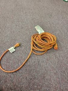 lot 3625025 image: 25ft Outdoor Extension Cord with Lighted End - Contractor Grade, Durable, and Moisture Resistant (USED)