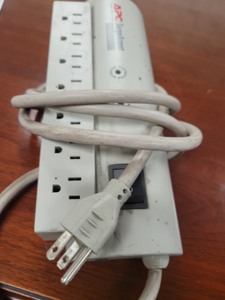 lot 3625035 image: APC Network SurgeArrest, 7 outlet (USED)