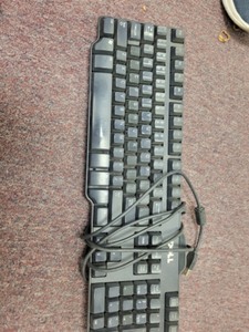lot 3625050 image: Keyboard Dell KB212, 1 Dell RT7D50, 2 HP ku-0316, Logitech, Targus WGHT