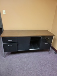 lot 3625189 image: STEELCASE CHROME LEG STORAGE CREDENZA