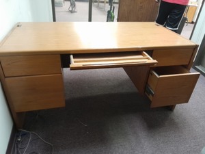 lot 3625190 image: 5 Drawer Office Desk 60w x 29h