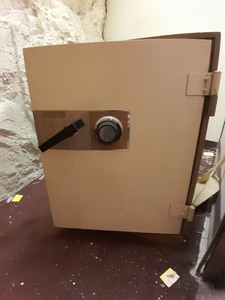 lot 3625192 image: Melnik Fire Resistant Safe With Combination 26H x 19w x 19d