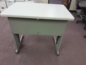 lot 3625203 image: Metal Desk 30h x 35l x 23w