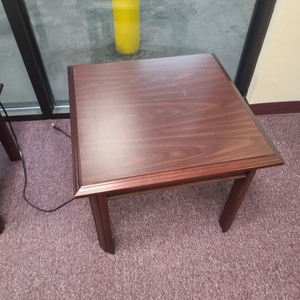 lot 3625251 image: Mahogany Wooden Side Table (2ftx2ft)
