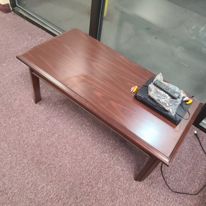 lot 3625253 image: Mahogany Wood Coffee Table - 40inx19.5