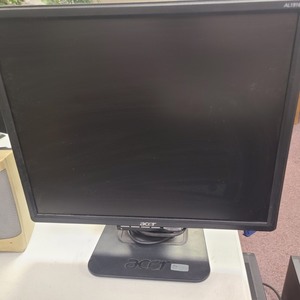 lot 3625263 image: Acer AL2216W 22 LCD Monitor 1680 x 1050 Resolution Screen