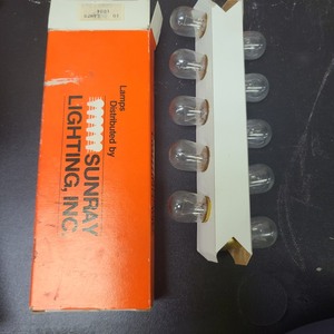 lot 3625351 image: Qty. 9 Miniature Lamp Bulbs # 1004 Auto lamps Pack of 9
