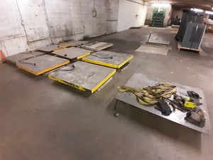 lot 3625422 image: 1 Ton Floor Lift (Approx 36 lift height)