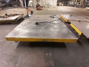 lot 3625423 image: 1 Ton Floor Lift (Approx 36 lift height)